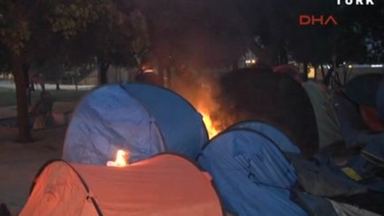 Çadır yakan zabıtalara beraat