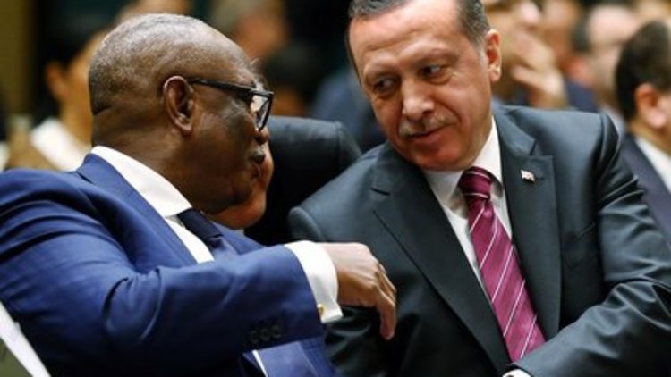 Mali'deki okullar kapanacak mı?