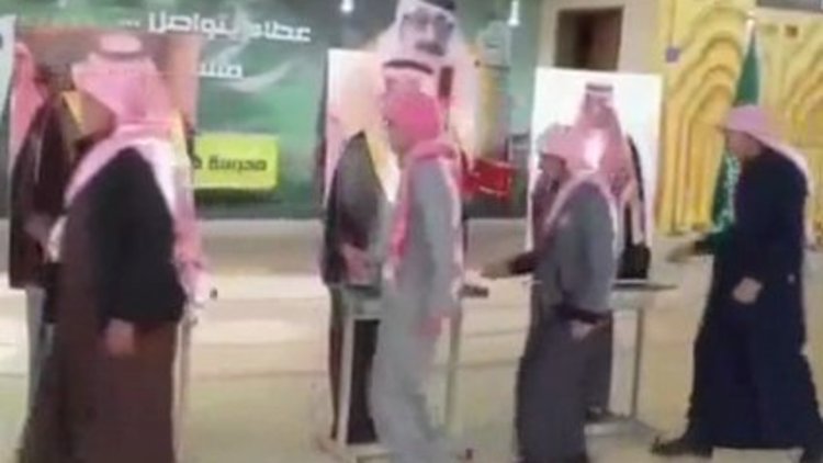 Kartondan Krala tebrik