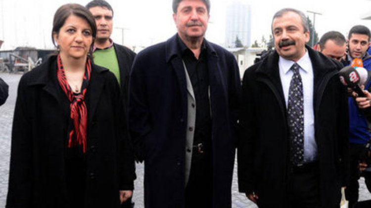 İmralı'ya en kalabalık heyet