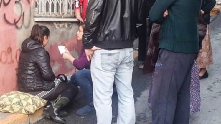 Hamile kadın sigara için karnından bıçaklandı