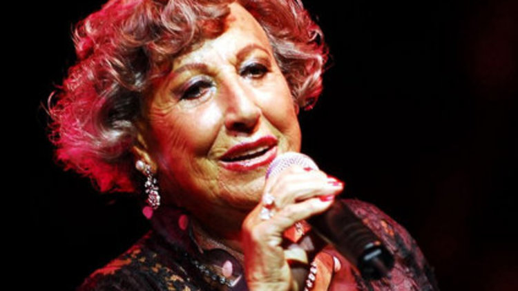 Müzeyyen Senar hayatını kaybetti