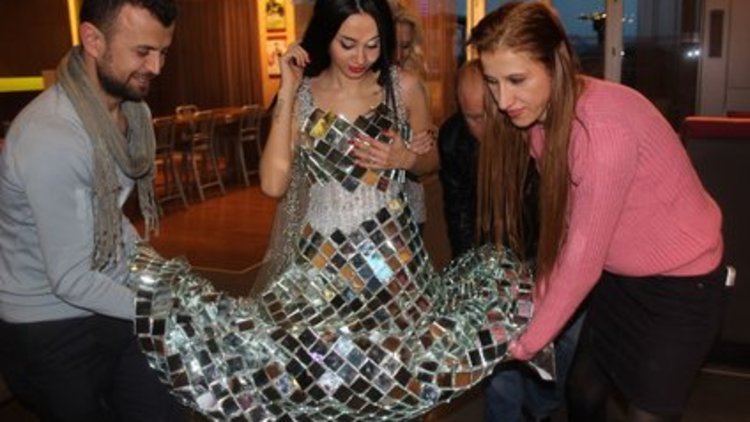 Sıradışı gelinlik ilgi gördü