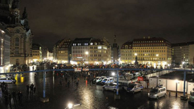 İslam karşıtları gene sokaktaydı