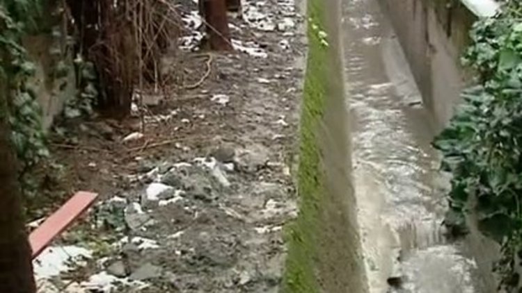 Validebağ'da zehirli dere