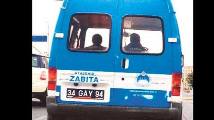 "Velev ki eşcinseliz?"