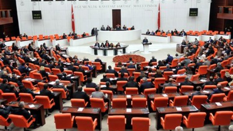 Meclis'te strateji kavgası