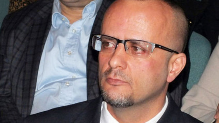 Hristiyan din adamı AK Parti'den aday adayı