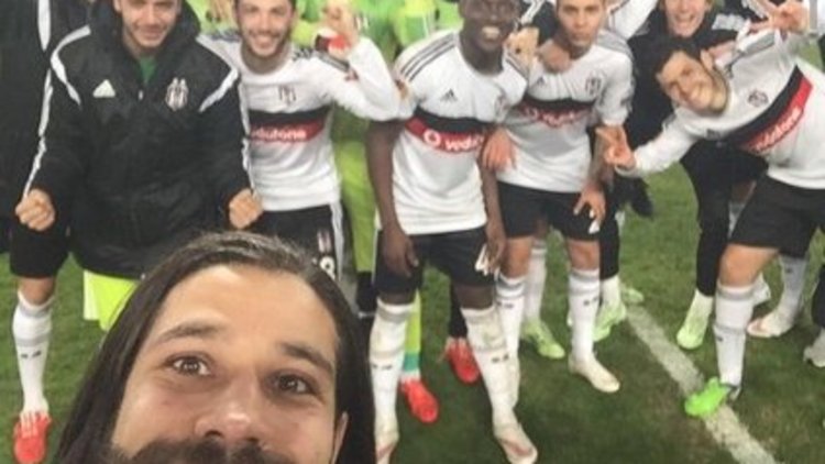 Beşiktaş galibiyet selfiesi