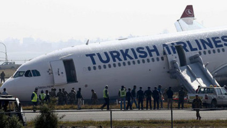 THY uçağı pistten çıktı