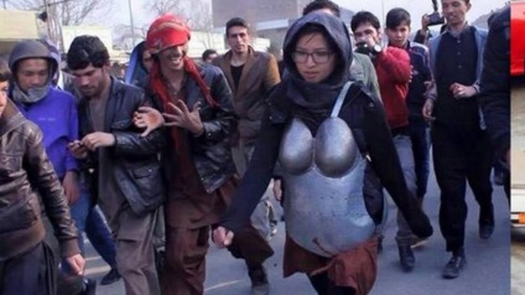 Tacize zırhlı protesto