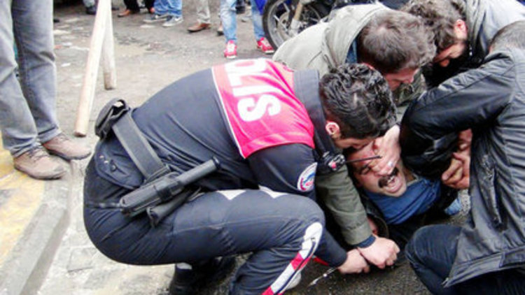 Berkin gerginliği: 12 gözaltı