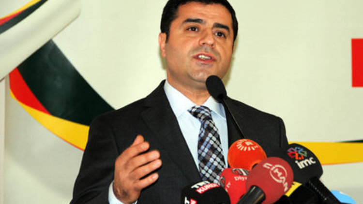 Çözüm'de baş döndüren trafik