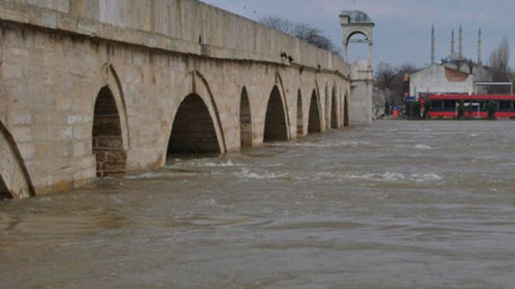Meriç ve Tunca nehirleri taşıyor