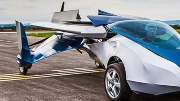Uçan araba 2017 de satışa çıkacak!