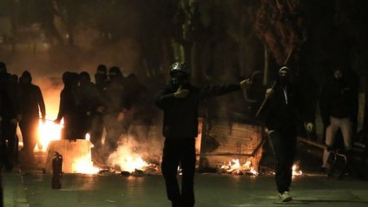 Atina'da olaylı gece