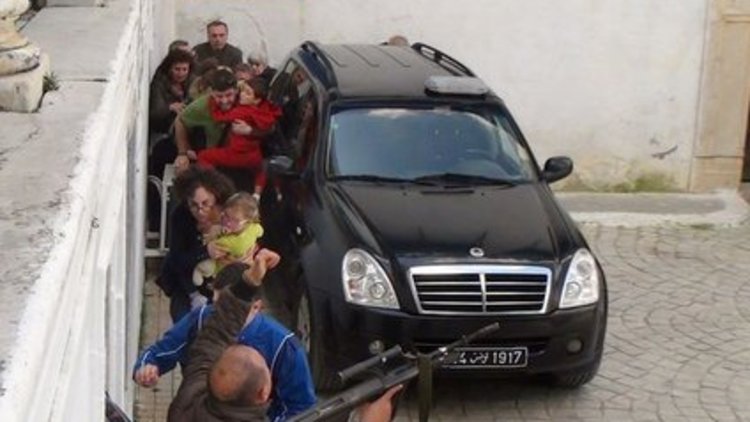 Tunus'ta rehine krizi: 21 ölü