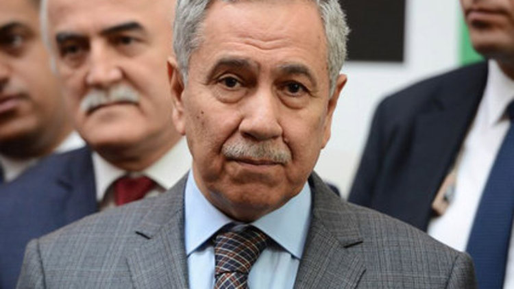 Bülent Arınç eleştirilerine bugün de devam etti!