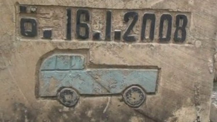 Ölümleri mezar taşında gizli