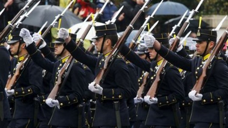 Yunan komandolar "İstanbul'a girelim" sloganı attı