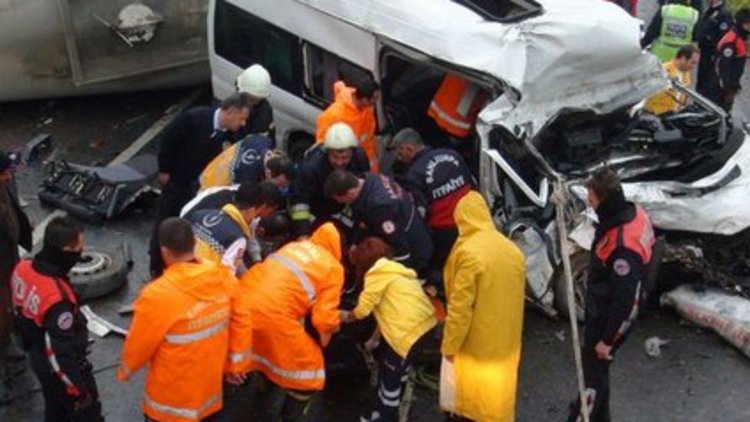 Şanlıurfa'da feci kaza: 13 ölü