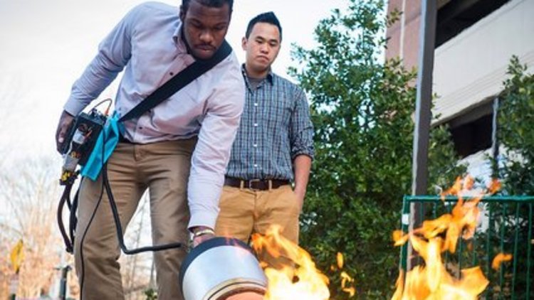 Ses dalgasıyla yangın söndürdüler