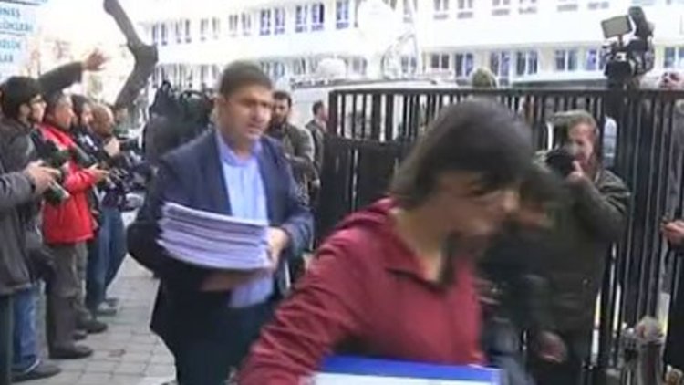 Vekiller veda ediyor