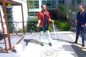 Canlı yayında halı yıkadı / Her Şey Dahil