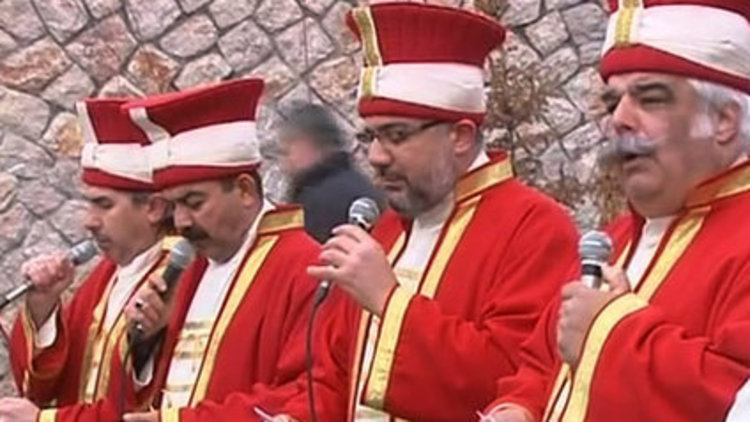 &quot;Yeni Türkiye&quot; marş oldu 