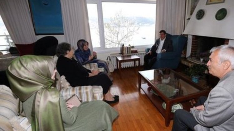 Başbakan Davutoğlu taziye ziyaretinde 