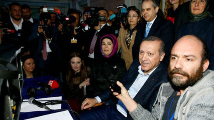 Erdoğan yönetmen koltuğuna oturdu