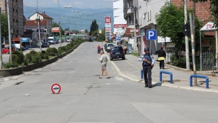 Makedonya diken üstünde