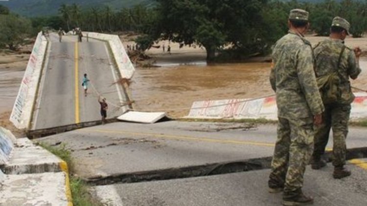 Meksika'yı kasırga vurdu: 13 ölü