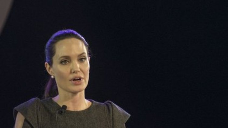 Angelina Jolie Mardin&#039;de mülteci kampına geliyor