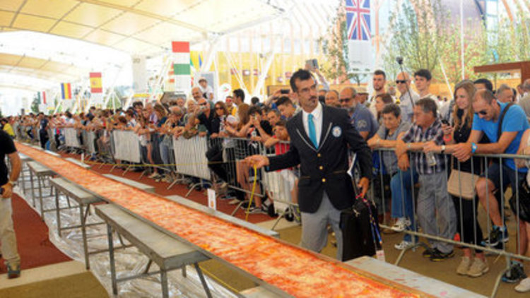 İtalyanlar pizzacılardan dünya rekoru