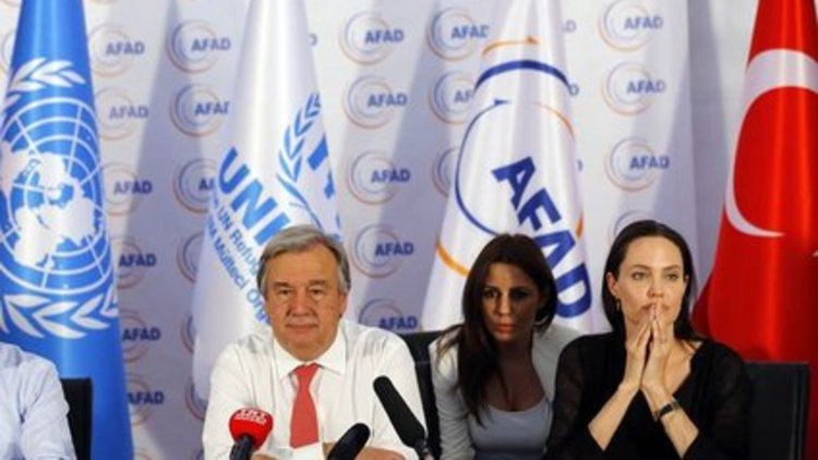 Angelina Jolie, Mardin sokaklarında