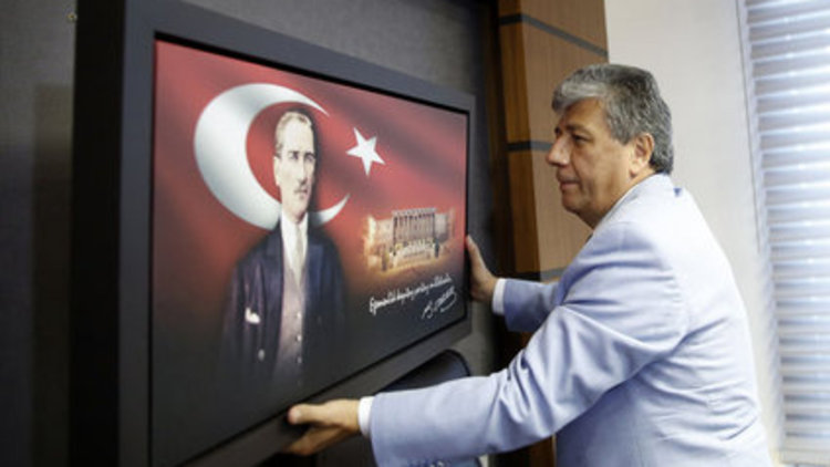TBMM&#039;de böcek krizi