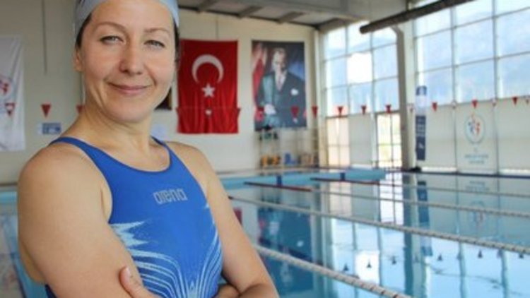 43 yaşındaki Erken'den yeni Türkiye rekoru