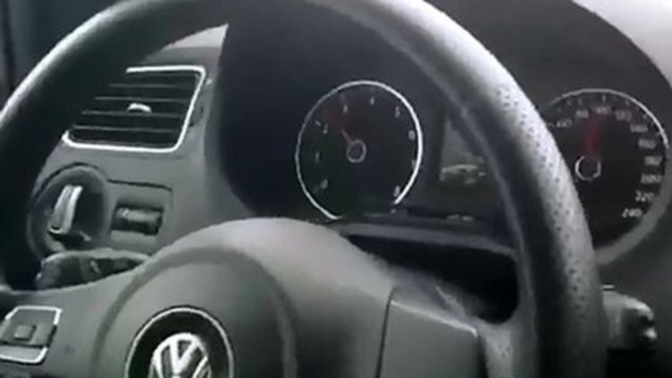 Seyir halinde yan koltuğa geçen sürücüye 346 lira ceza