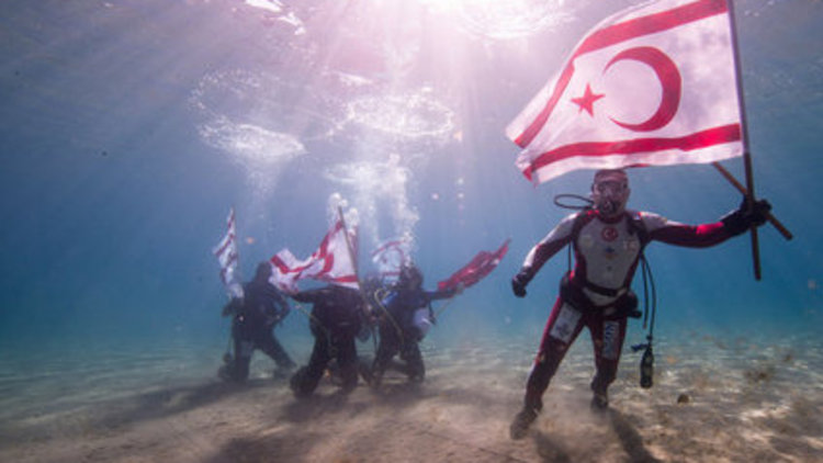 Denizin dibinde 72 saat