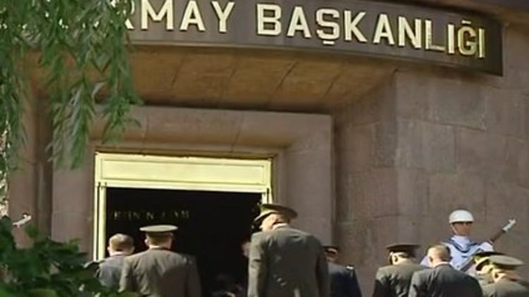 TSK&#039;dan kritik karar: İzinler iptal