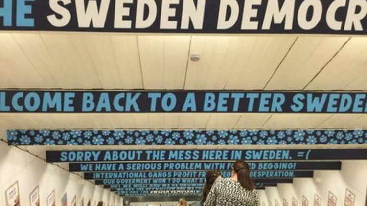 İsveç'te göçmen karşıtı afiş tepki topladı
