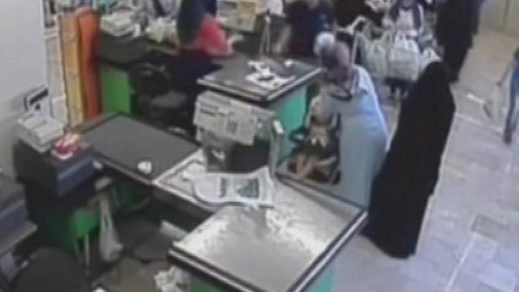 Çocuğa hırsızlık yaptırdılar