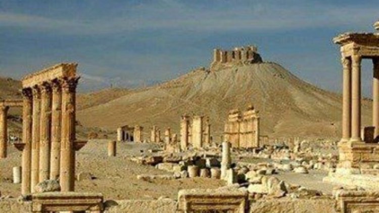 IŞİD Palmira&#039;daki tapınağı havaya uçurdu