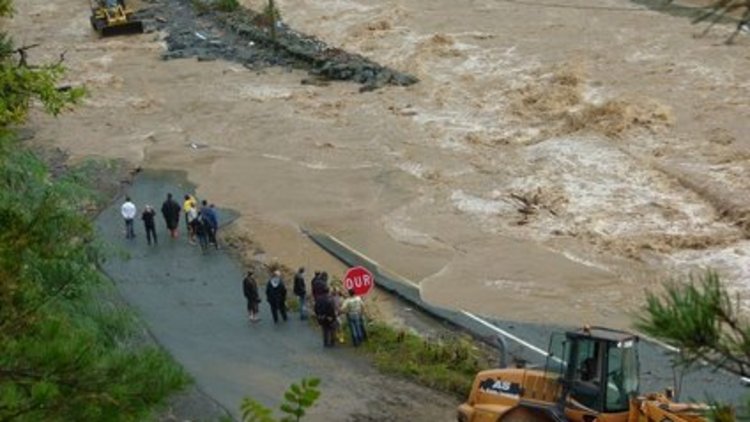 Artvin'de sel felaketi: 7 ölü