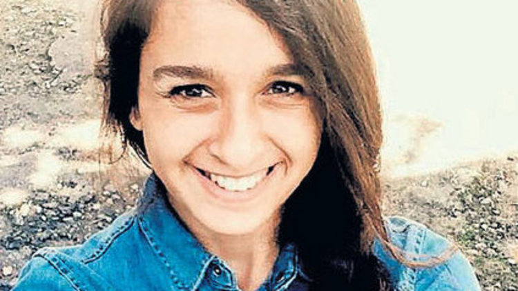 Şampiyon atlet selde kayboldu