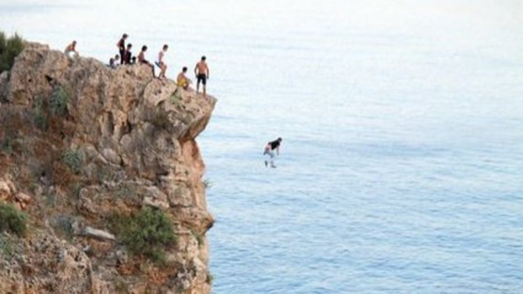 40 metreden ölüme atlayış