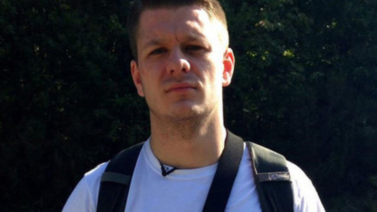 İngiliz gazeteciler tutuklandı