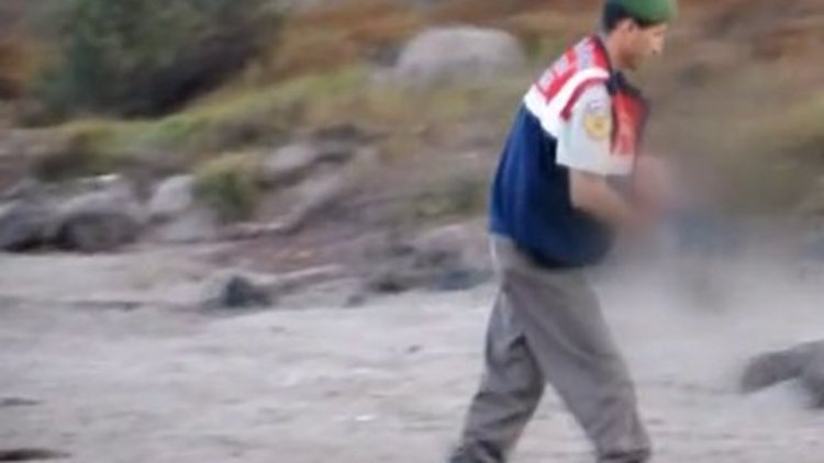 Astsubay Mehmet: "Bu fotoğraf ülkelerin ve insanlığın ayıbı"