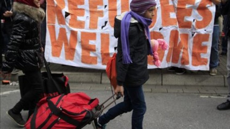 Mültecilere sıcak karşılama
